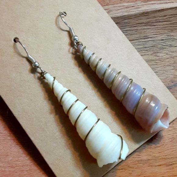 Sea Shells fishhook earings! 2 1/2 inches... - Picture 1 of 4